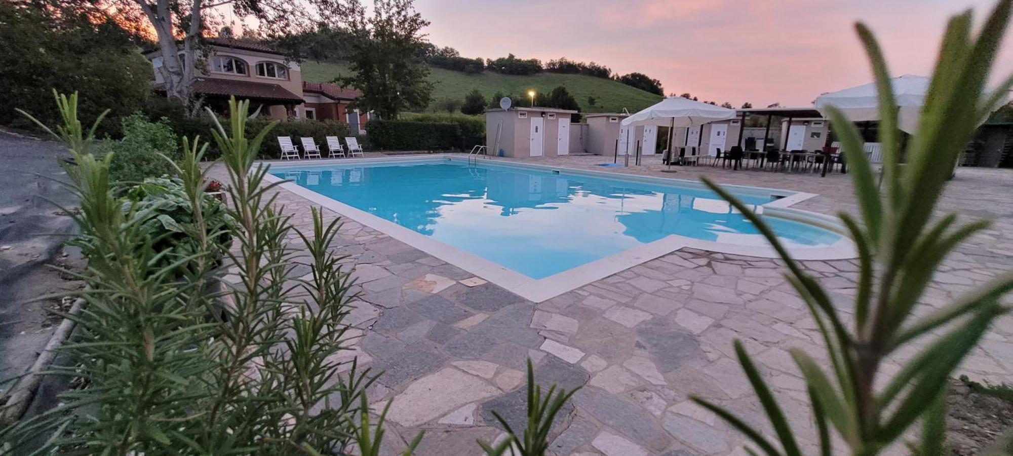 Aura Loving Home Con 4 Posti Letto, Cucina Completa, Terrazzo Ed Un Grande Parco Verde Serravalle d'Asti Exterior foto